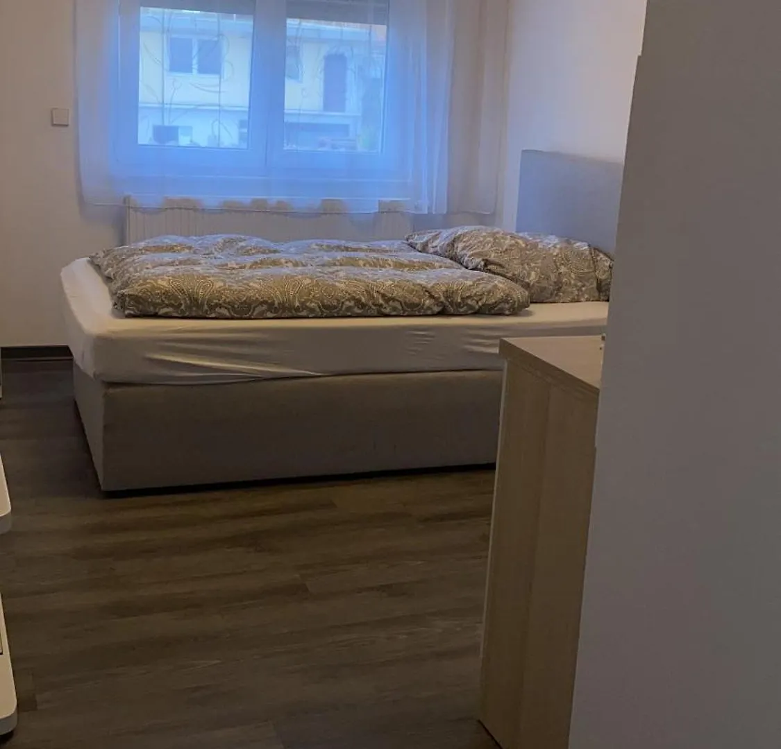 Pension Neon Mannheim 0*,
